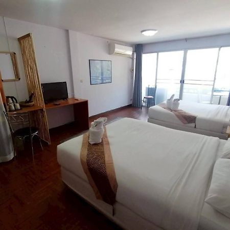 Beachfront Hotel Cha Am Ча-Ам Экстерьер фото