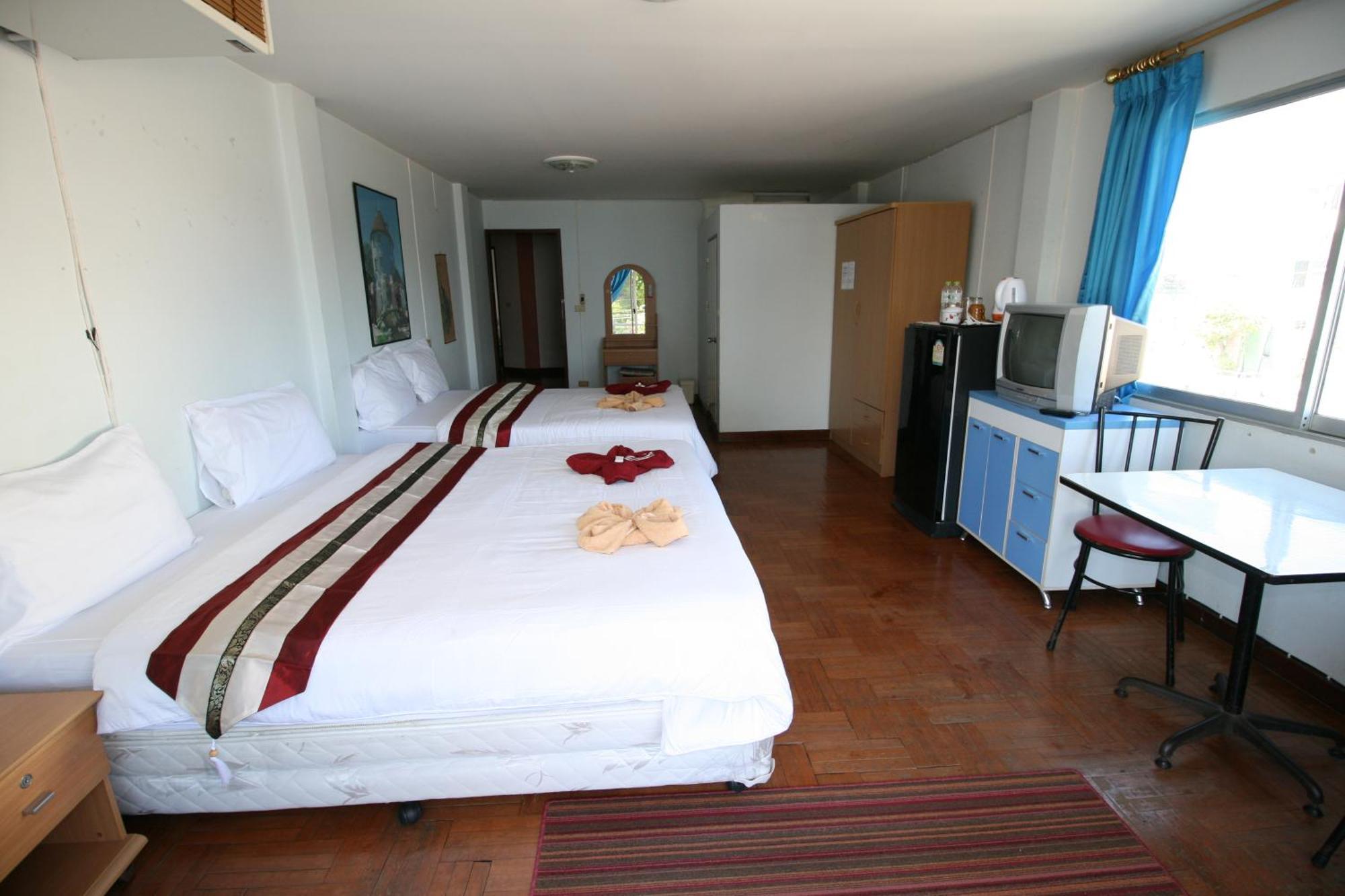 Beachfront Hotel Cha Am Ча-Ам Номер фото