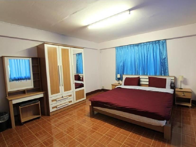 Beachfront Hotel Cha Am Ча-Ам Экстерьер фото