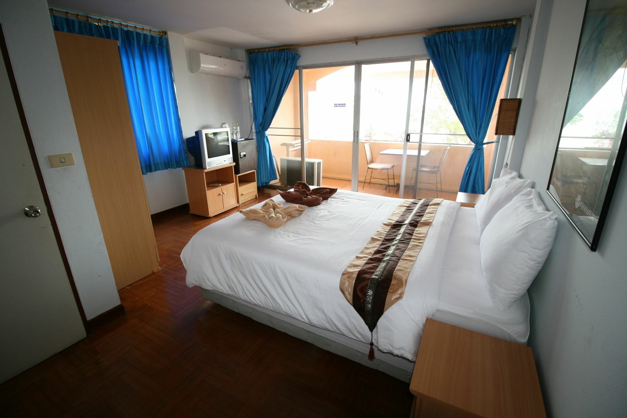 Beachfront Hotel Cha Am Ча-Ам Экстерьер фото